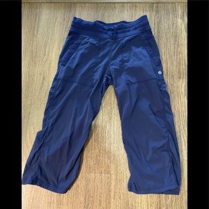 Ladies size 6 Lulu Lemon studio crops